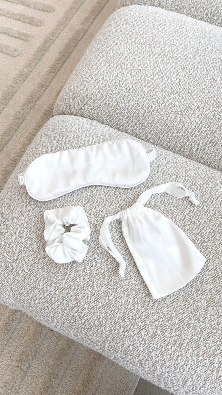 Accessories Alive Girl | Harper Eye Mask & Scrunchie - White