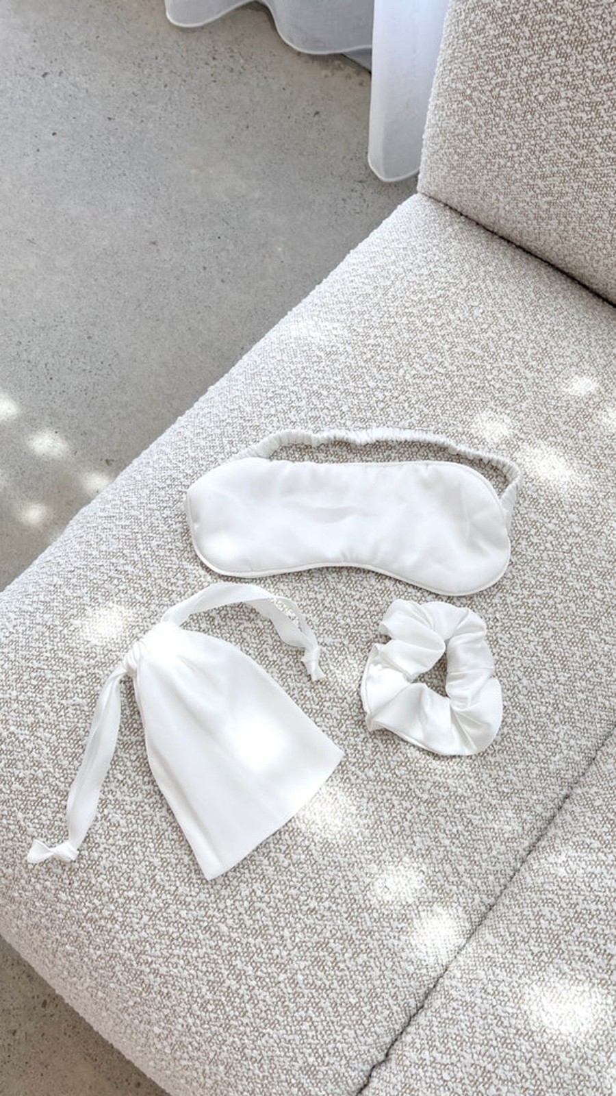 Accessories Alive Girl | Harper Eye Mask & Scrunchie - White