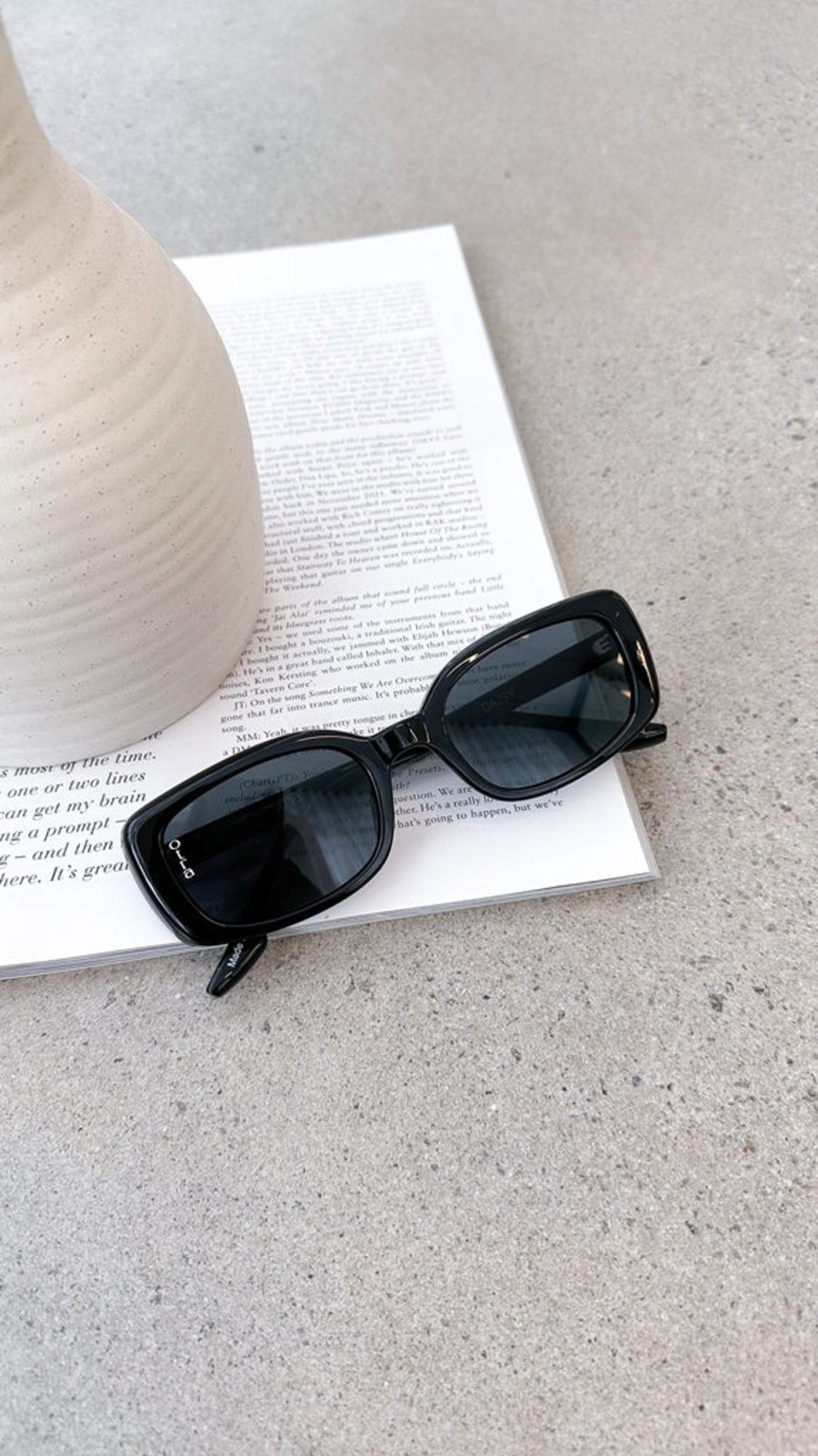 Accessories OTRA EYEWEAR | Daisy Sunglasses - Black/Smoke